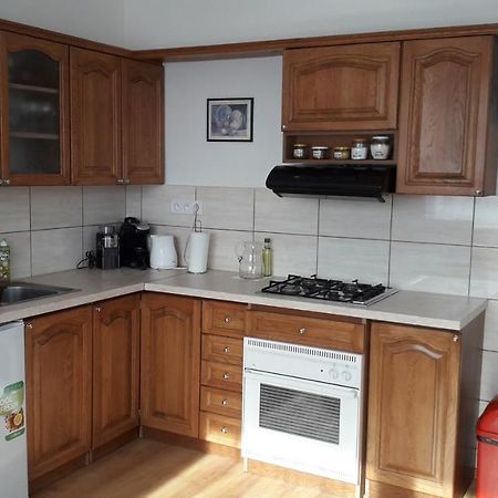 Cenovo výhodné ubytovanie v tichej štvrti Snina Esterno foto